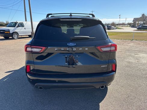 Used 2023 Ford Escape ST-Line Elite image 4