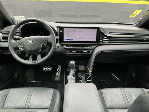 Used 2025 Toyota Camry XSE FWD image 15