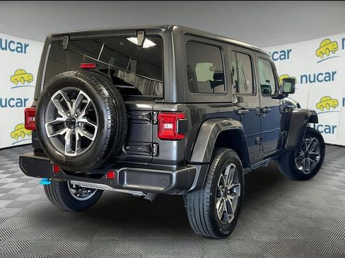 Used 2024 Jeep Wrangler Unlimited w/ Convenience Group AWD/4WD image 5