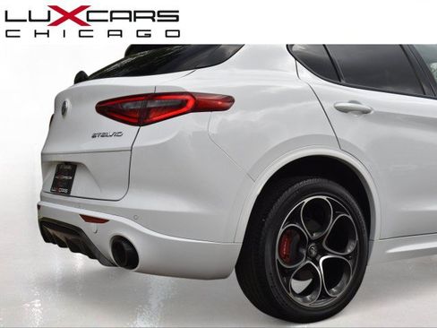 Used 2022 Alfa Romeo Stelvio Veloce AWD/4WD image 8