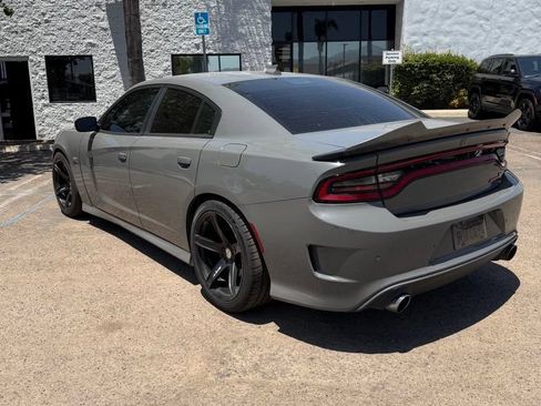 Used 2018 Dodge Charger R/T Scat Pack RWD image 6
