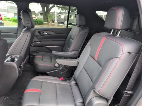 Used 2024 Chevrolet Traverse RS w/ LPO, Floor Liner Package AWD/4WD image 33