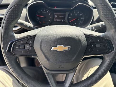 Used 2023 Chevrolet TrailBlazer LT w/ Convenience Package AWD/4WD image 11
