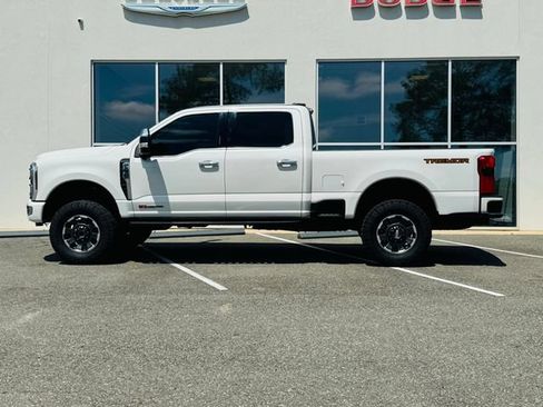 Used 2024 Ford F250 Platinum w/ Tremor Off-Road Package AWD/4WD image 30
