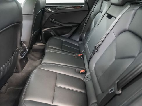 Certified 2023 Porsche Macan AWD/4WD image 22