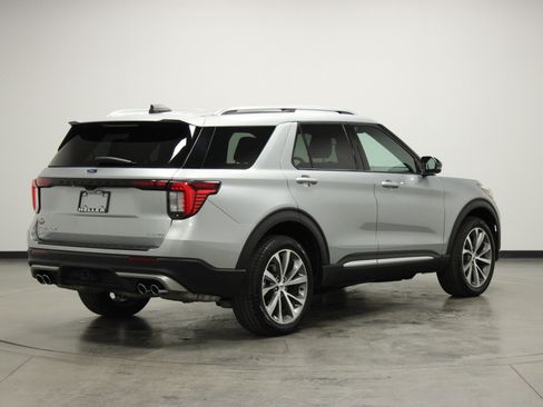 Used 2025 Ford Explorer Platinum w/ Ultimate Package image 8