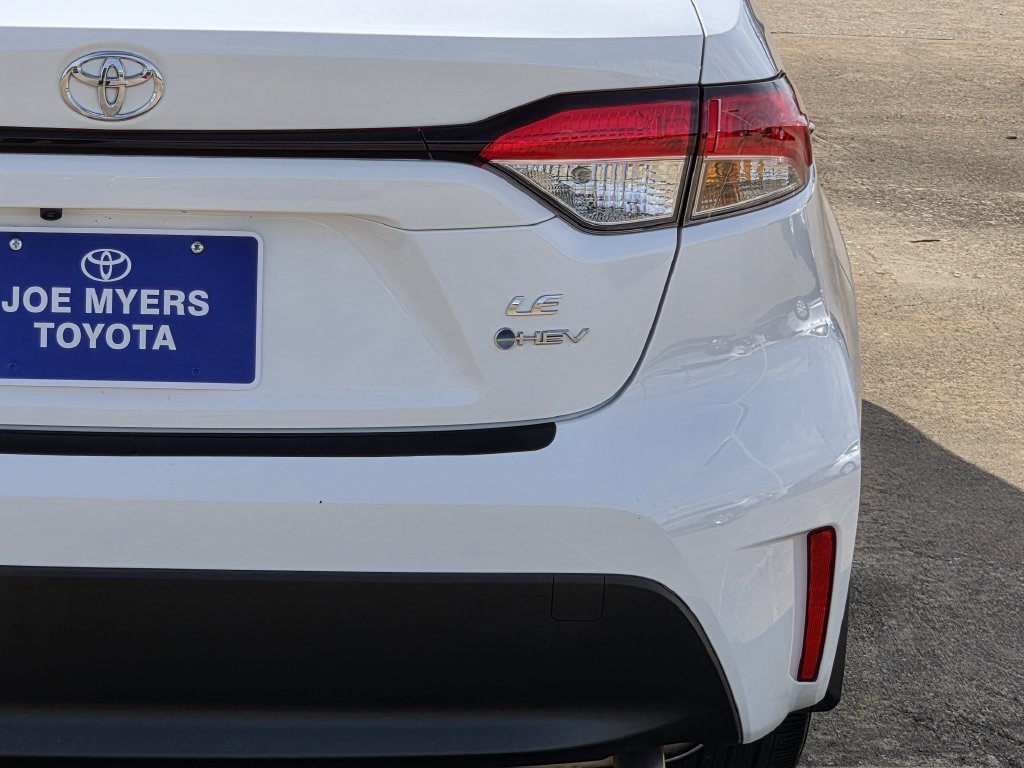 Used 2026 Toyota Corolla LE FWD image 9