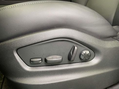 New 2026 Porsche Cayenne Coupe AWD/4WD image 17