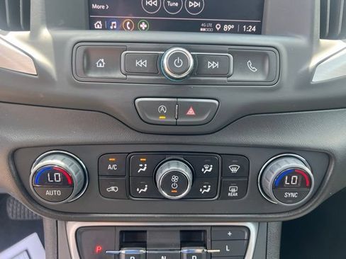 Used 2023 GMC Terrain SLE w/ Driver Convenience Package AWD/4WD image 27