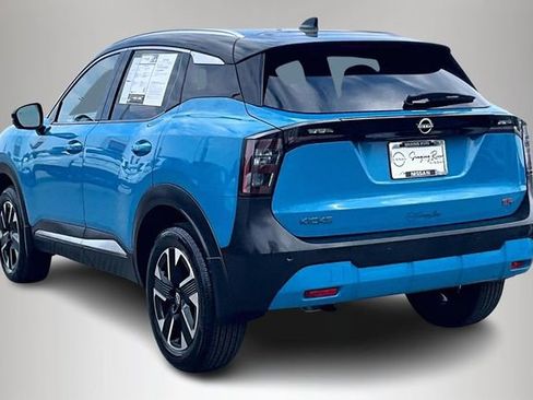 Certified 2025 Nissan Kicks SR image 4