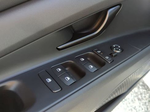 New 2026 Hyundai Elantra Sport FWD image 17
