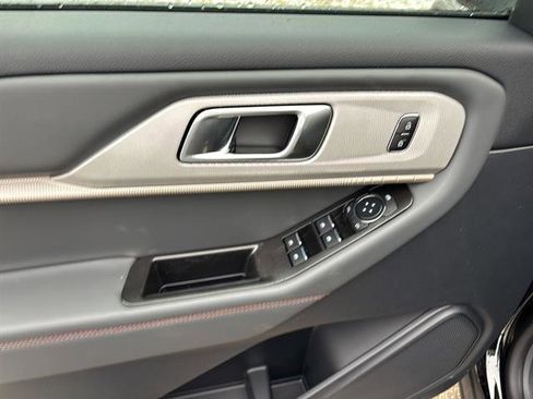 New 2026 Ford Explorer Active w/ Active Comfort Package image 13