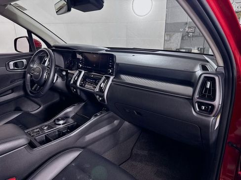 Certified 2023 Kia Sorento EX image 29