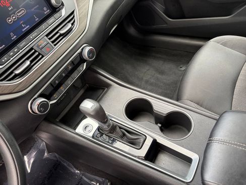 Used 2025 Nissan Altima 2.5 SV image 37