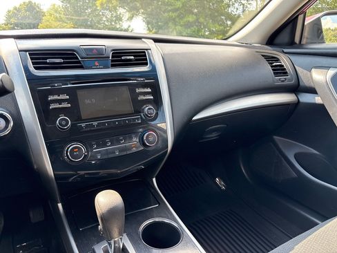 Used 2014 Nissan Altima 2.5 S w/ Display Audio Package FWD image 14