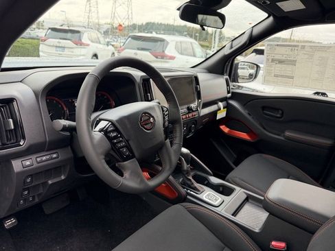 New 2026 Nissan Frontier PRO-4X w/ Tow Package AWD/4WD image 15