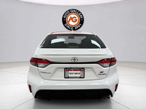 Used 2024 Toyota Corolla SE FWD image 5