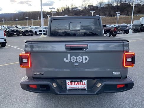 Used 2020 Jeep Gladiator Overland image 4