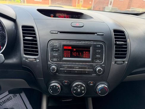 Used 2015 Kia Forte LX w/ Protection Package FWD image 16