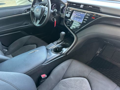 Used 2019 Toyota Camry LE FWD image 15