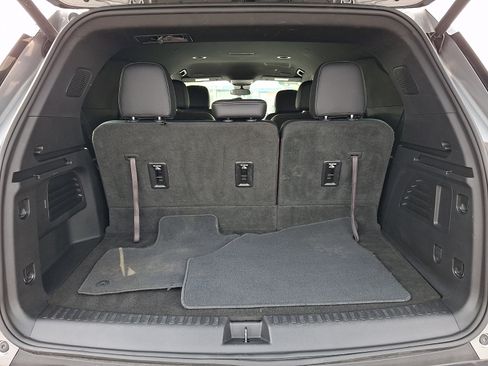 Used 2025 Chevrolet Traverse LT AWD/4WD image 29