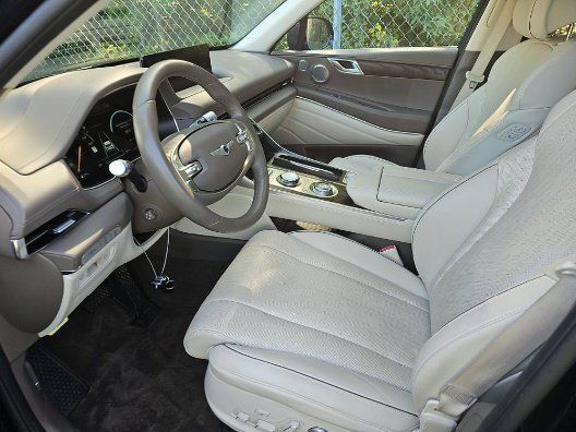 Used 2024 Genesis GV80 2.5T w/ Prestige Package AWD/4WD image 2