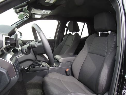Used 2025 Toyota 4Runner SR5 RWD image 11