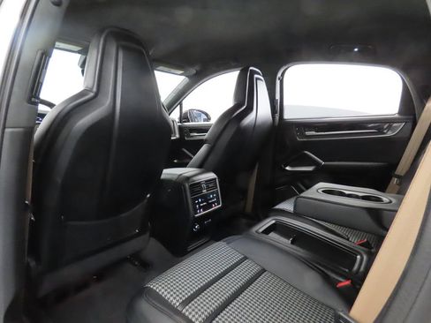 Certified 2026 Porsche Cayenne GTS AWD/4WD image 45