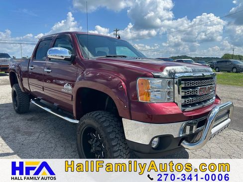 Used 2014 GMC Sierra 2500 SLE w/ SLE Preferred Package AWD/4WD image 3