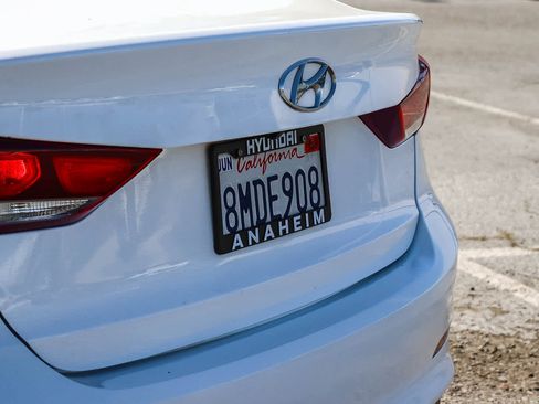 Used 2017 Hyundai Elantra SE w/ SE A/T Tech Package 03 image 10