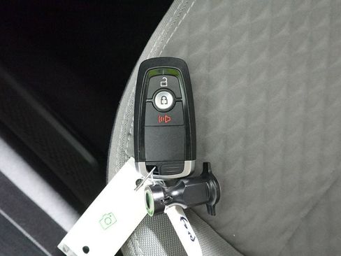 Used 2020 Ford Escape SE image 33