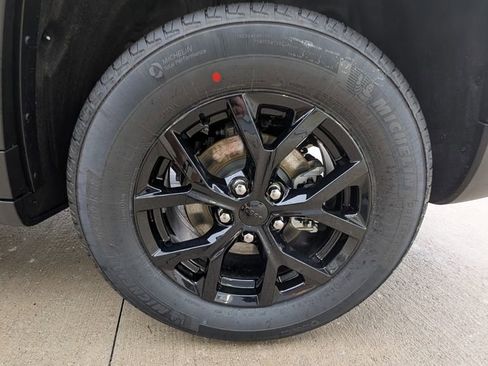 New 2026 Jeep Grand Cherokee Altitude image 42