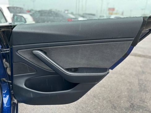 Used 2018 Tesla Model 3 Long Range RWD image 23