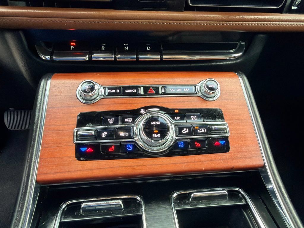 Used 2021 Lincoln Aviator Reserve w/ Elements Package Plus AWD/4WD image 29