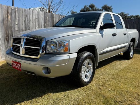 Used 2006 Dodge Dakota SLT image 4