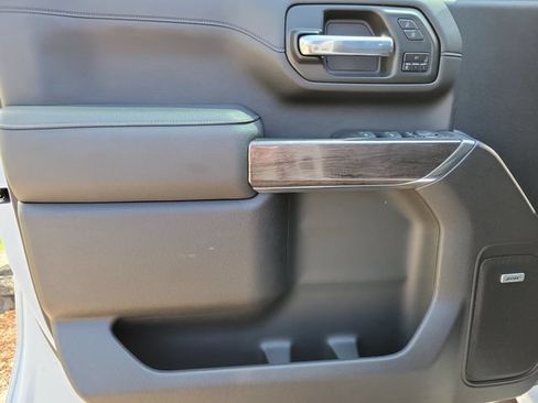 Used 2022 Chevrolet Silverado 2500 LTZ w/ LTZ Plus Package AWD/4WD image 11