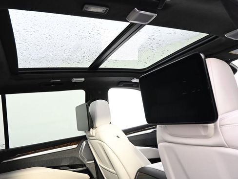 New 2026 Cadillac Escalade ESV Platinum Sport image 17