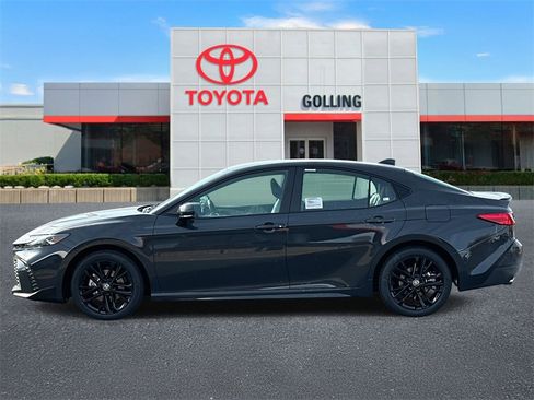 New 2026 Toyota Camry SE image 5