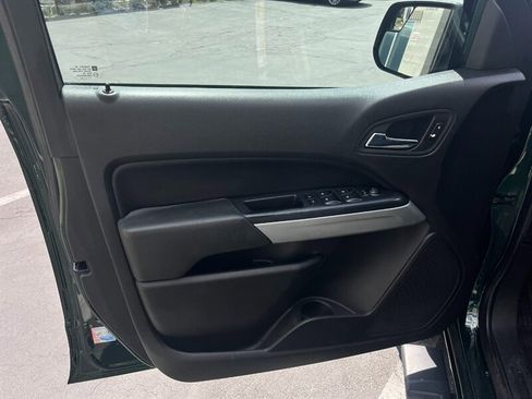 Used 2015 Chevrolet Colorado LT AWD/4WD image 17