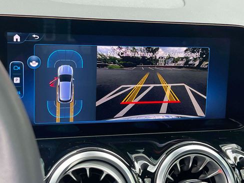 Used 2025 Mercedes-Benz GLA 250 4MATIC image 15