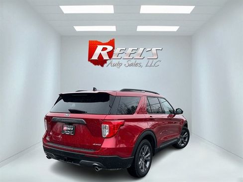 Used 2023 Ford Explorer XLT w/ Equipment Group 202A AWD/4WD image 8
