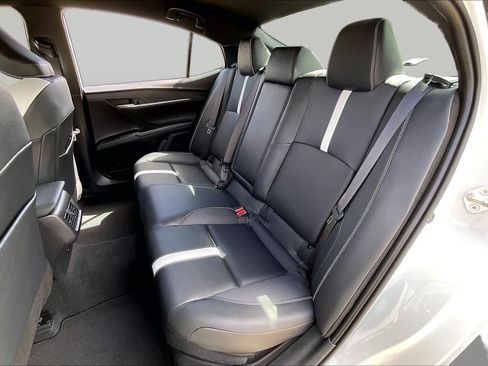 Used 2026 Toyota Camry Hybrid w/ Convenience Package FWD image 19