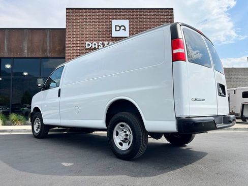 Used 2023 Chevrolet Express 2500 w/ Driver Convenience Package RWD image 4