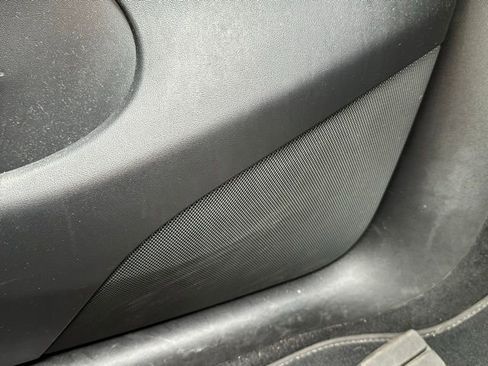 Used 2022 Tesla Model Y Long Range image 19