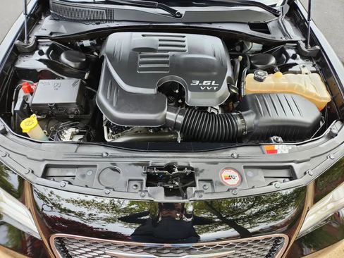 Used 2017 Chrysler 300 C w/ Safetytec Plus Group image 15
