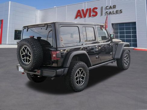 Used 2025 Jeep Wrangler Unlimited Rubicon w/ Convenience Group AWD/4WD image 6