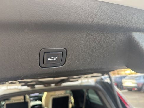 Certified 2022 Cadillac Escalade ESV Sport w/ Touring Package image 13