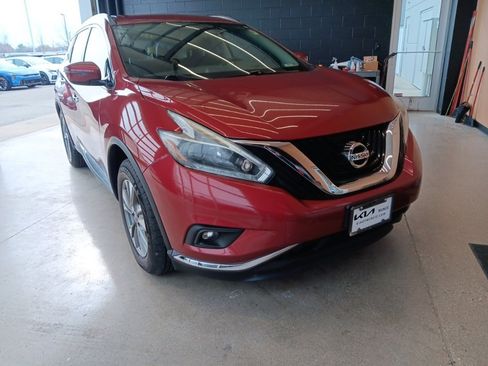 Used 2018 Nissan Murano SV image 2