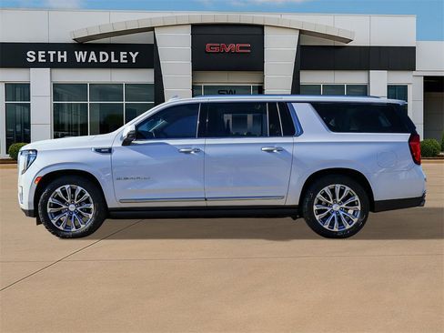 Used 2022 GMC Yukon XL Denali w/ Denali Ultimate Package image 4