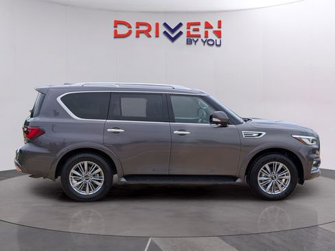 Used 2024 INFINITI QX80 Luxe RWD image 6